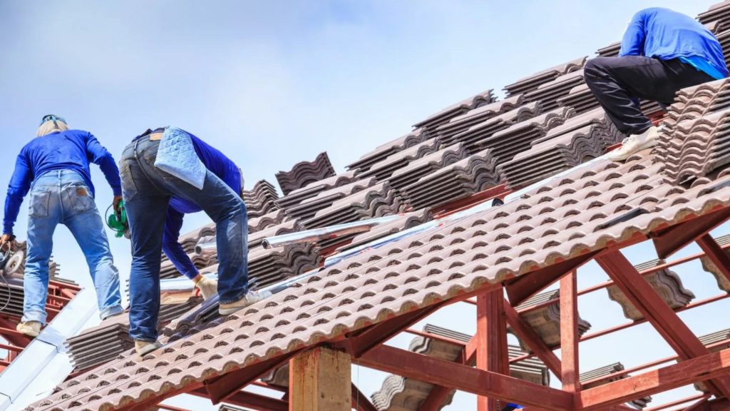 Benefits of a Commercial Tile Roofing Contractor