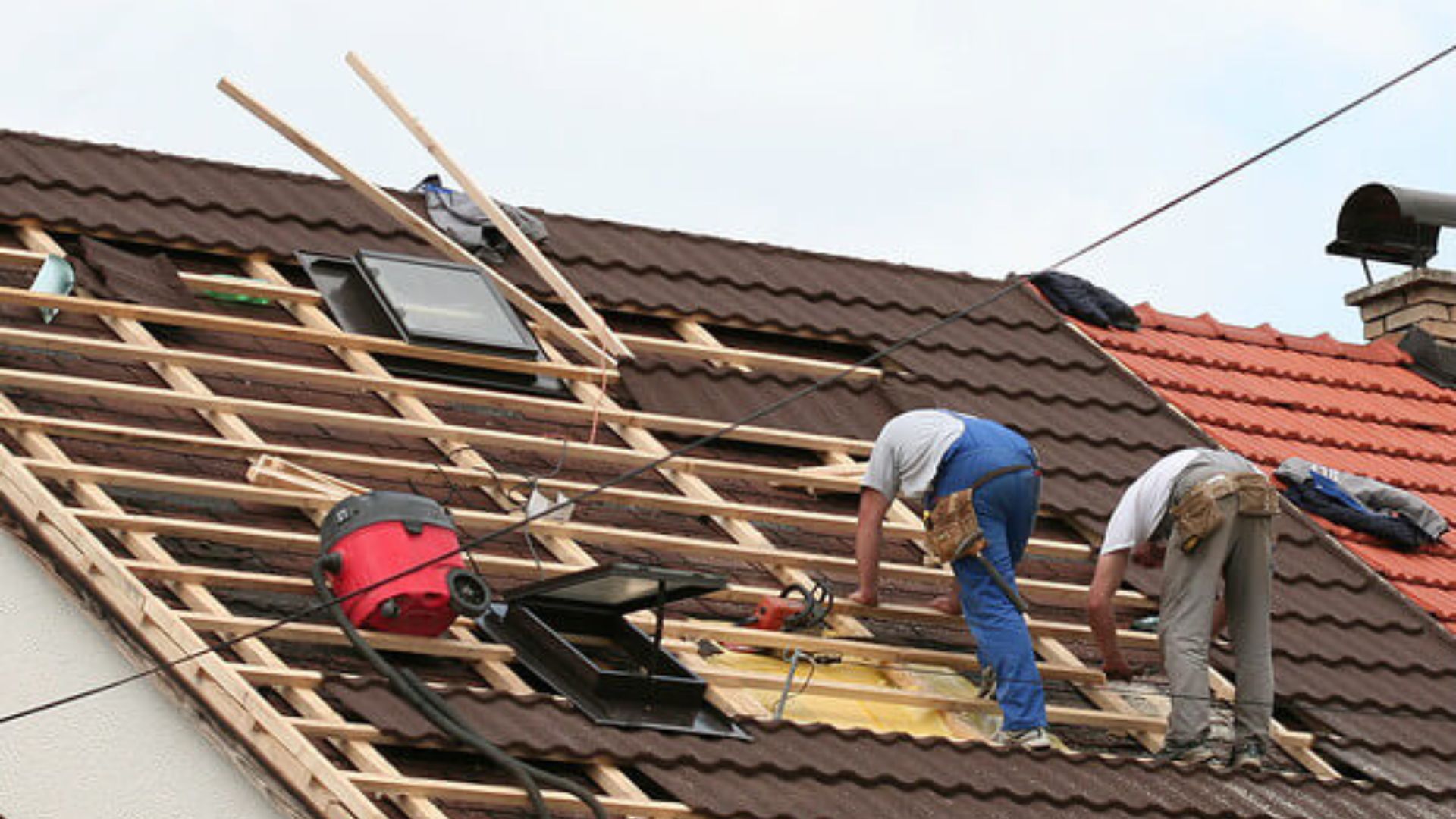 Roofing Royalty: Unveiling the Top Roof Tiles Suppliers in the UAE