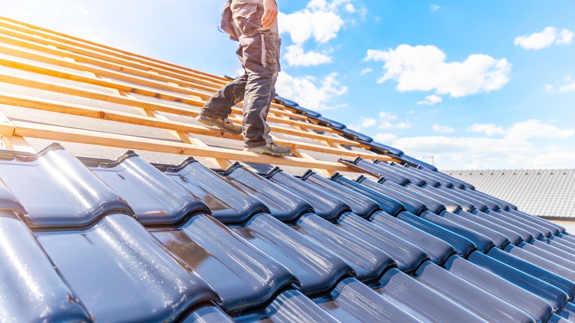 What Are the Key Benefits of Hiring a Commercial Tile Roofing Contractor