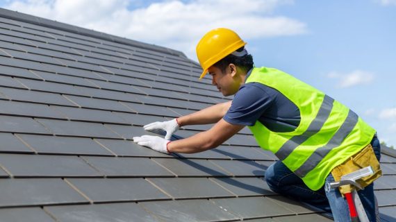 How to Choose the Right Commercial Tile Roofing Contractor for Your Business?