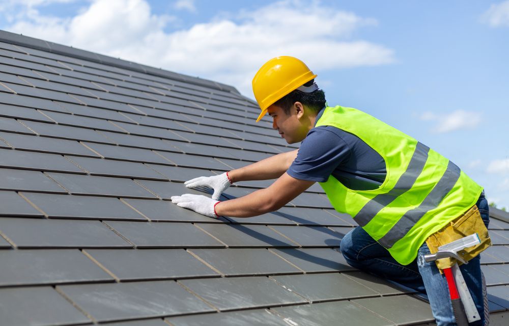 How to Choose the Right Commercial Tile Roofing Contractor for Your Business?